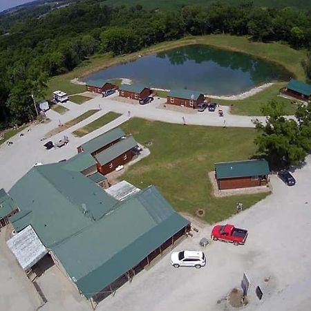 Country Cabins Hotel Chariton Exterior foto