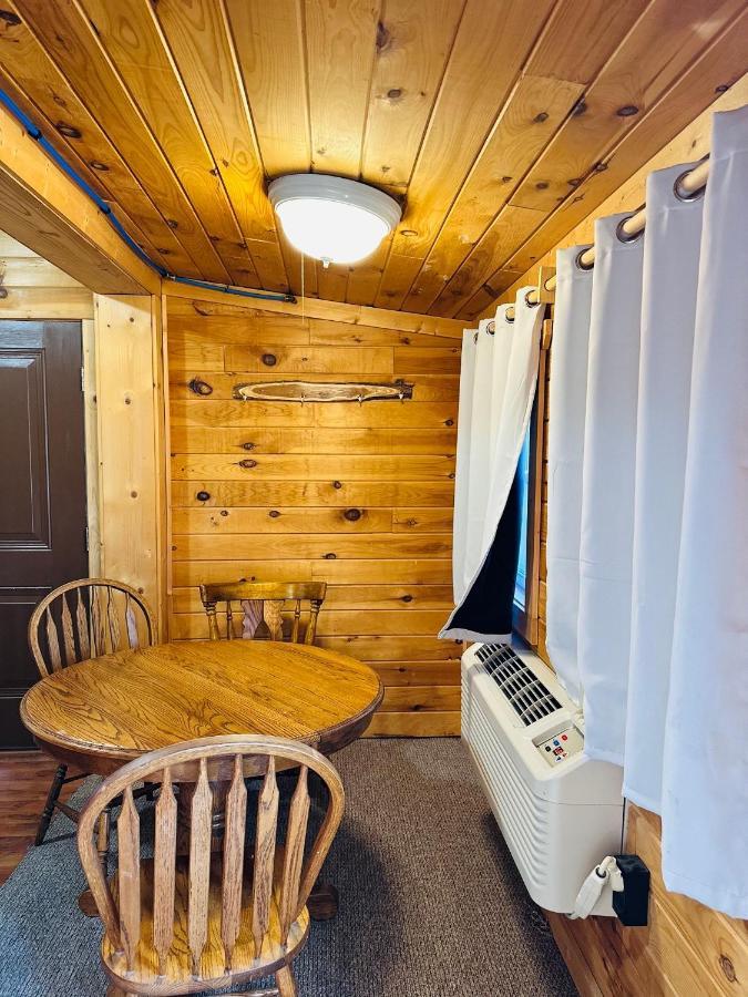 Country Cabins Hotel Chariton Exterior foto